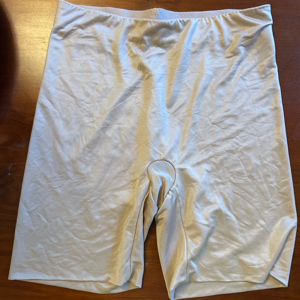 Spanx - compression shorts, medium